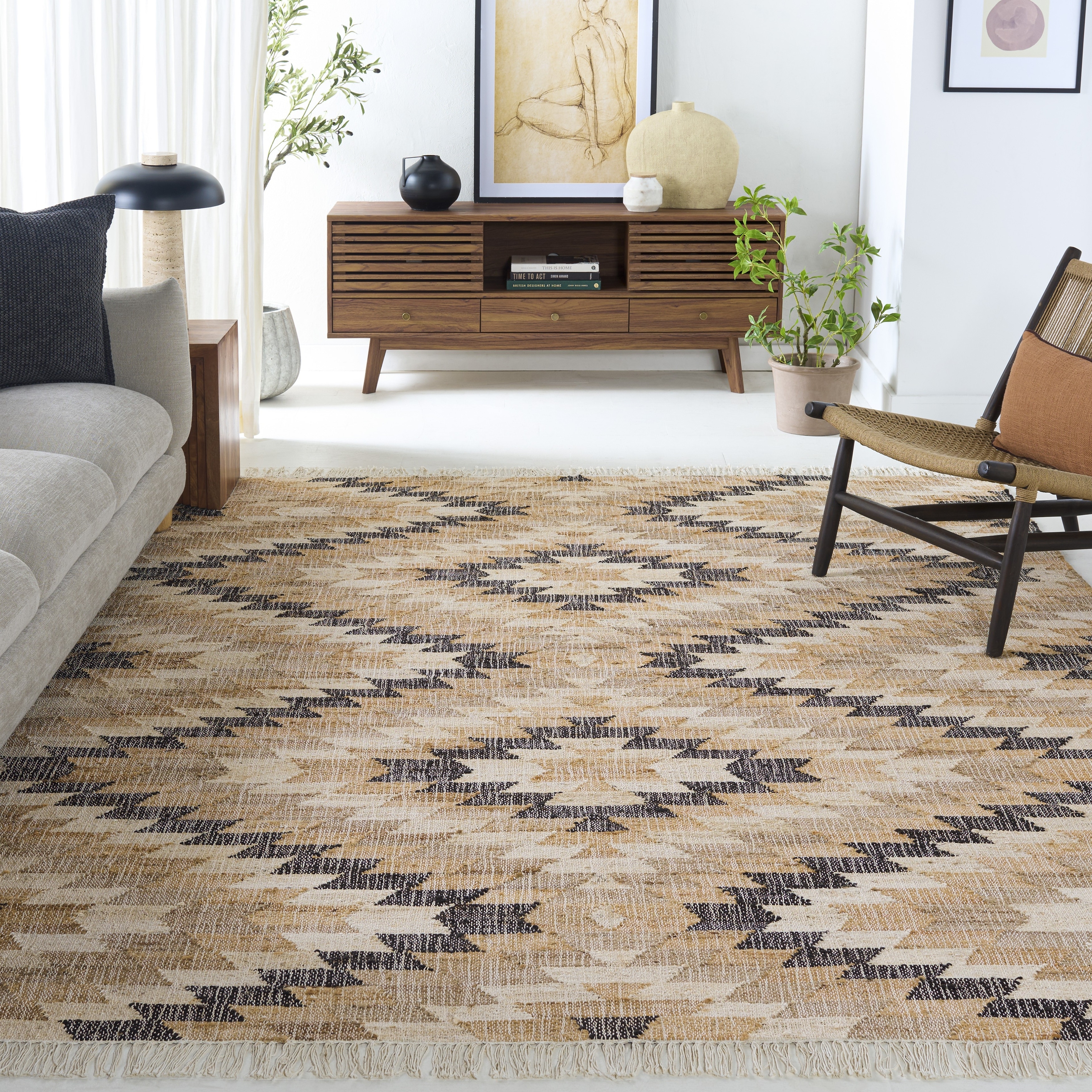 SAFAVIEH Handmade Natural Fiber Saniya Boho Tribal Jute Fringe