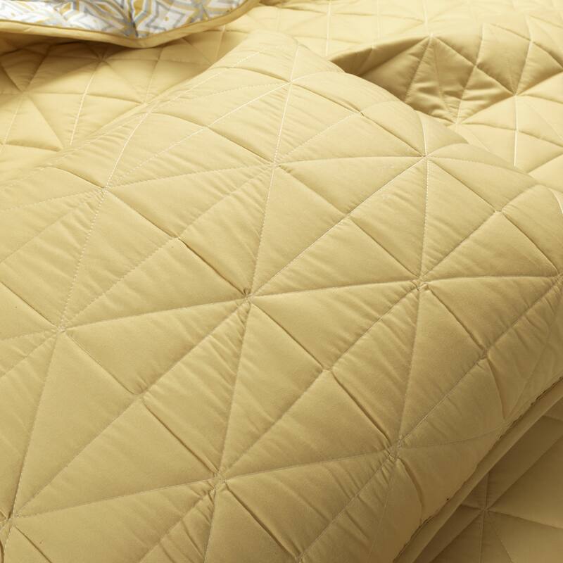 Lush Decor Mid Century Modern Geo Reversible 3 Piece Quilt Set