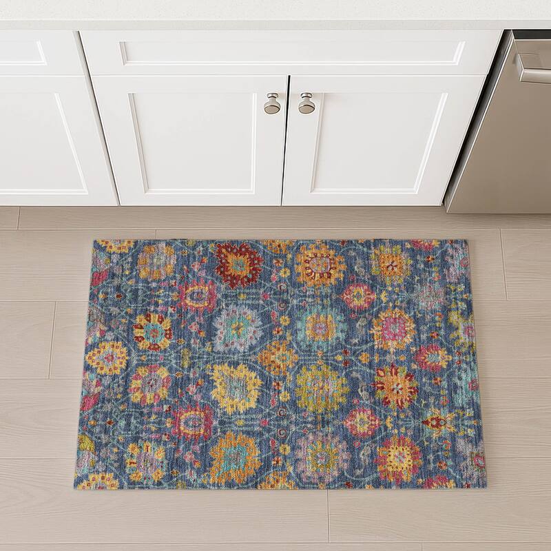 Machine Washable Indoor/ Outdoor Traditional Kashan Chantille Rug