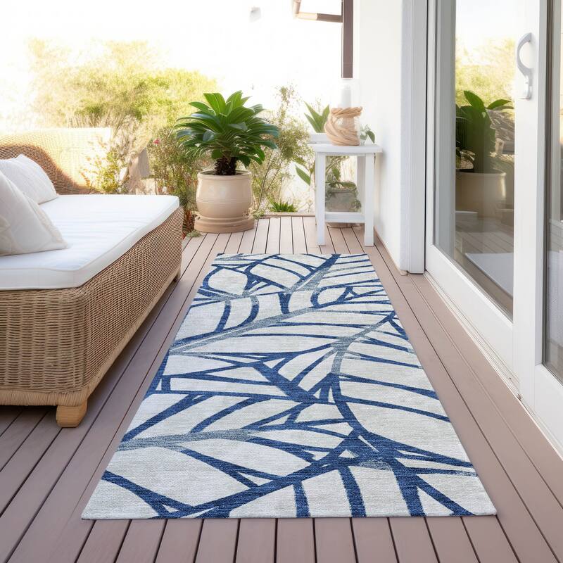 Machine Washable Indoor/ Outdoor Chantille Modern Palms Rug - Navy - 2'3" x 7'6"
