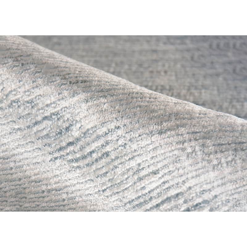 EXQUISITE RUGS Crush Hand-knotted Bamboo Silk Ivory/Aqua Area Rug.