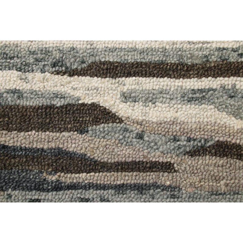 Sevita Distressed Cabin Camouflage Round Rug