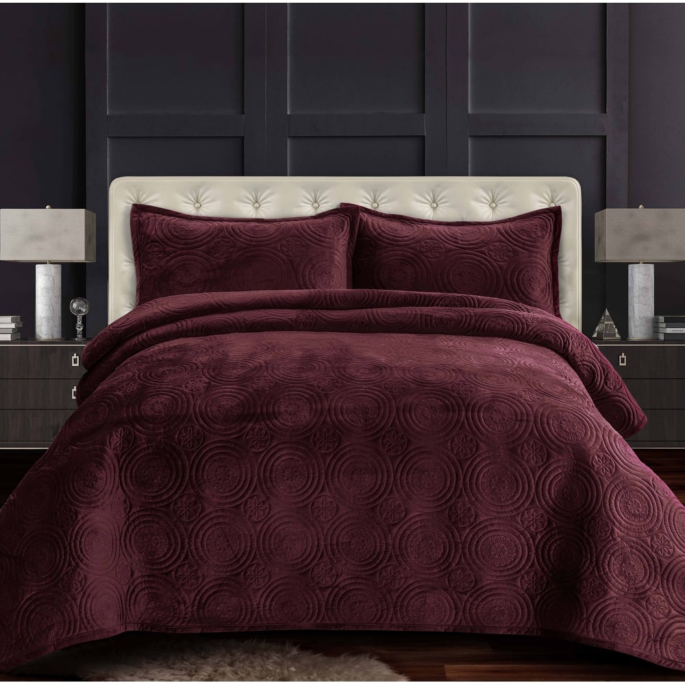 Capri Medallion Velvet Oversized Solid Quilt Set