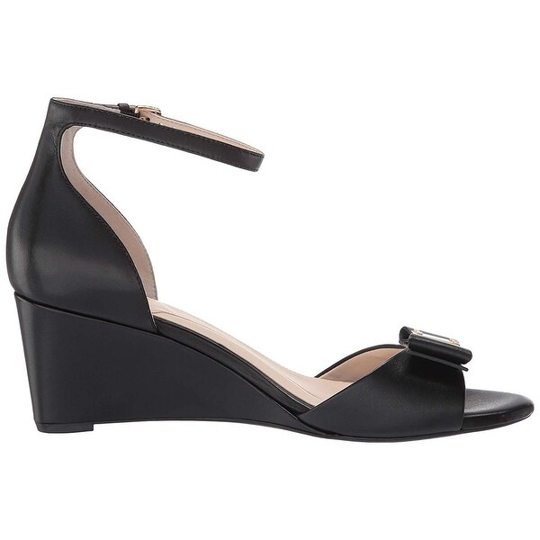 Tali grand bow wedge top