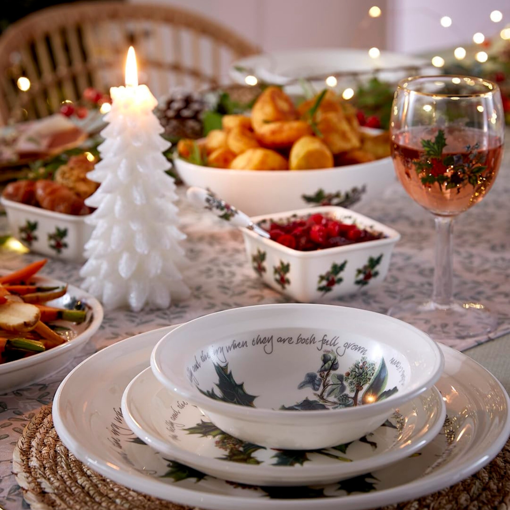 Portmeirion Christmas The Holly and Ivy Set of 4 Plates 6 in Bread and Butter Plates