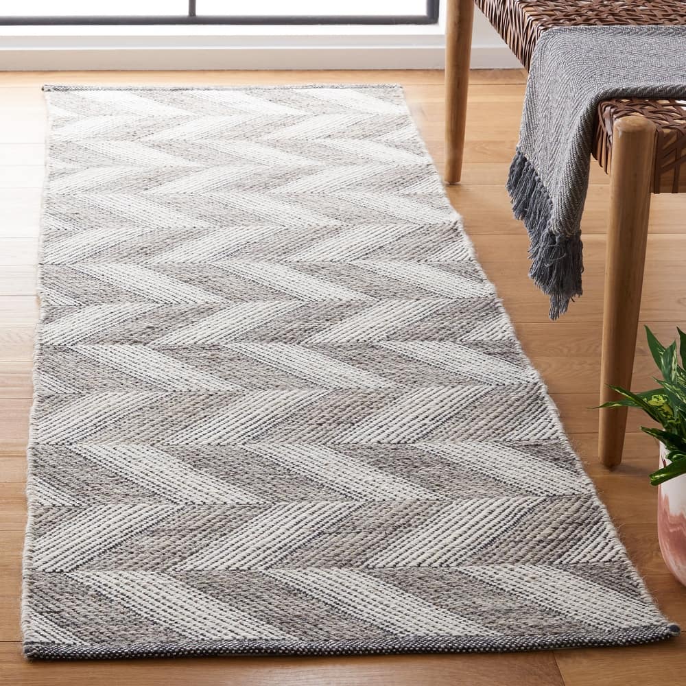 SAFAVIEH Handmade Kilim Shiloh Geometric Wool Rug