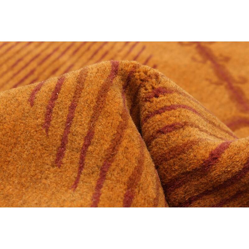 ECARPETGALLERY Hand-knotted Opulence Light Brown Wool Rug - 4'2 x 8'10