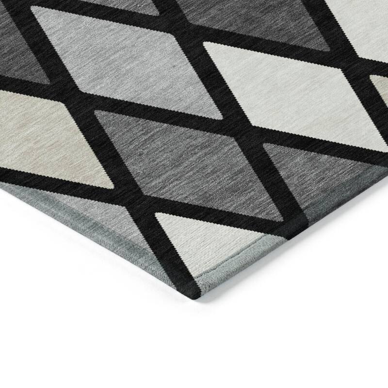 HomeRoots Geometric Transitional Rectangle Outdoor Rug