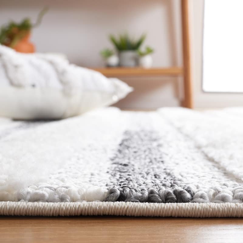 SAFAVIEH, Moroccan Tassel Shag Eathel 2-inch Thick Rug