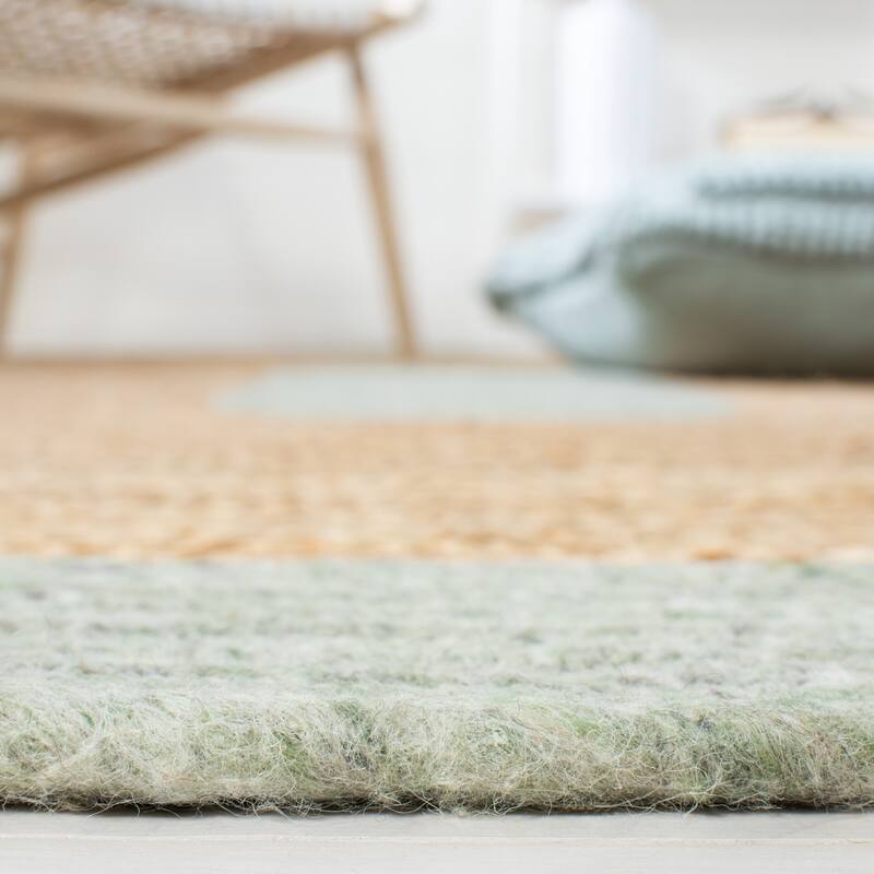 SAFAVIEH Handmade Braided Hvonn Jute Rug