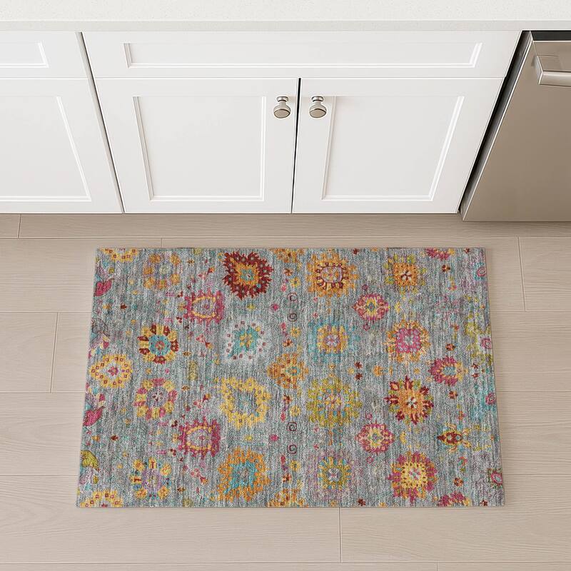 Machine Washable Indoor/ Outdoor Traditional Kashan Chantille Rug