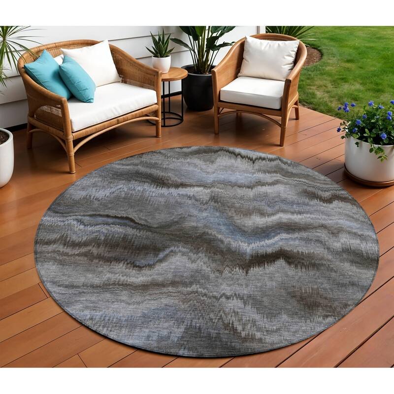 HomeRoots Abstract Transitional Rectangle Outdoor Rug - 8' Round