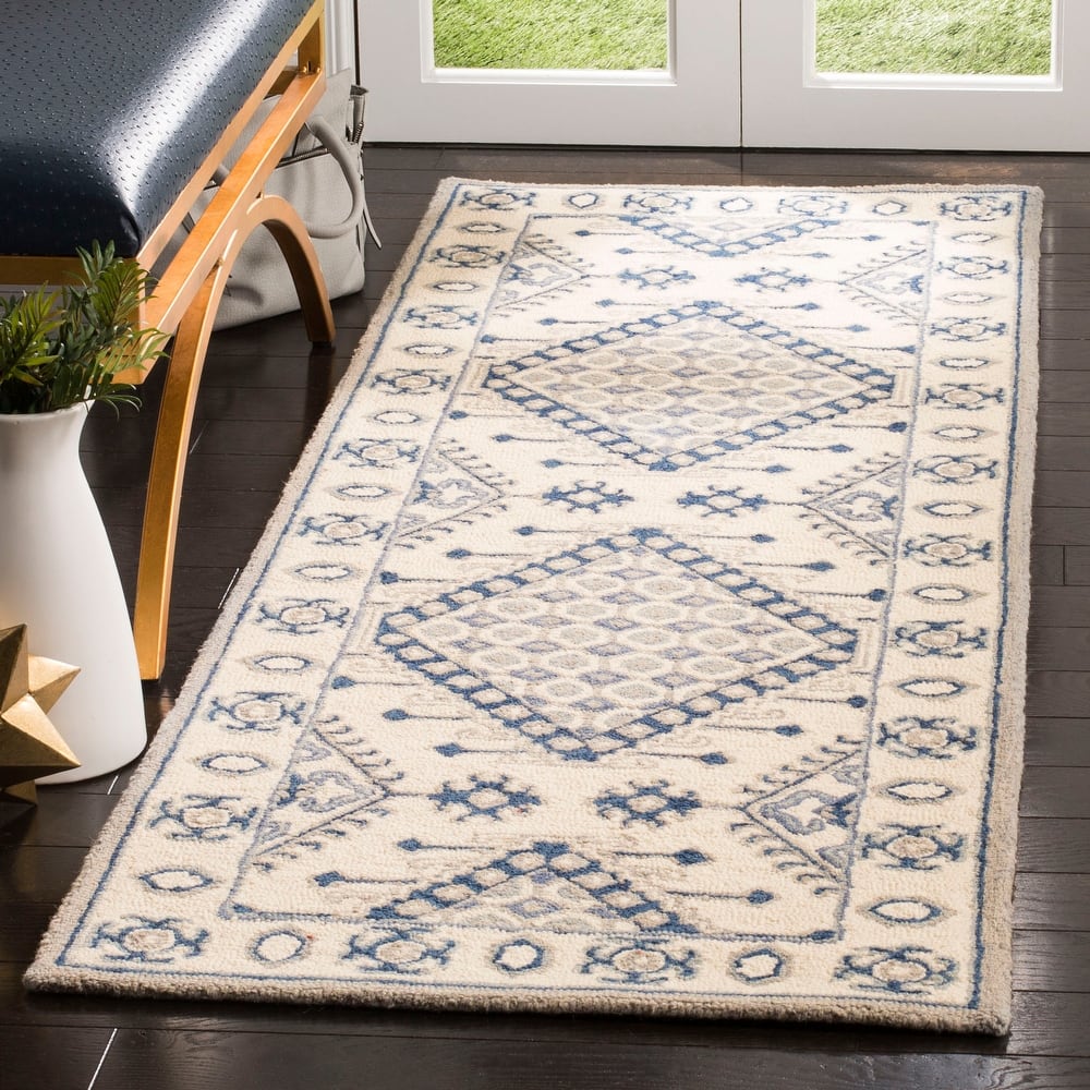 SAFAVIEH Handmade Micro-Loop Anouschka Wool Rug