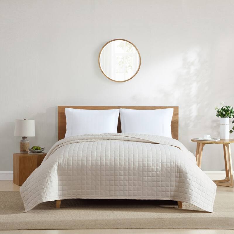 Jennifer Adams Lux Ultra-Soft Lightweight California Square Quilt
