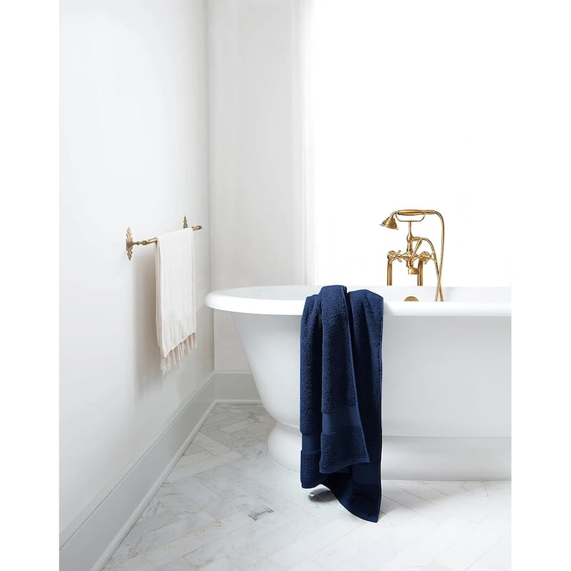 Delara Organic Cotton Luxuriously Plush Bath Towel, GOTS & OEKO-TEX Certified, 650 GSM Long Staple, Quick Dry & Ultra-Absorbent