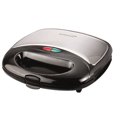 Locking Lid Indicator Light Quick Heat-Up Waffle Maker in Silver