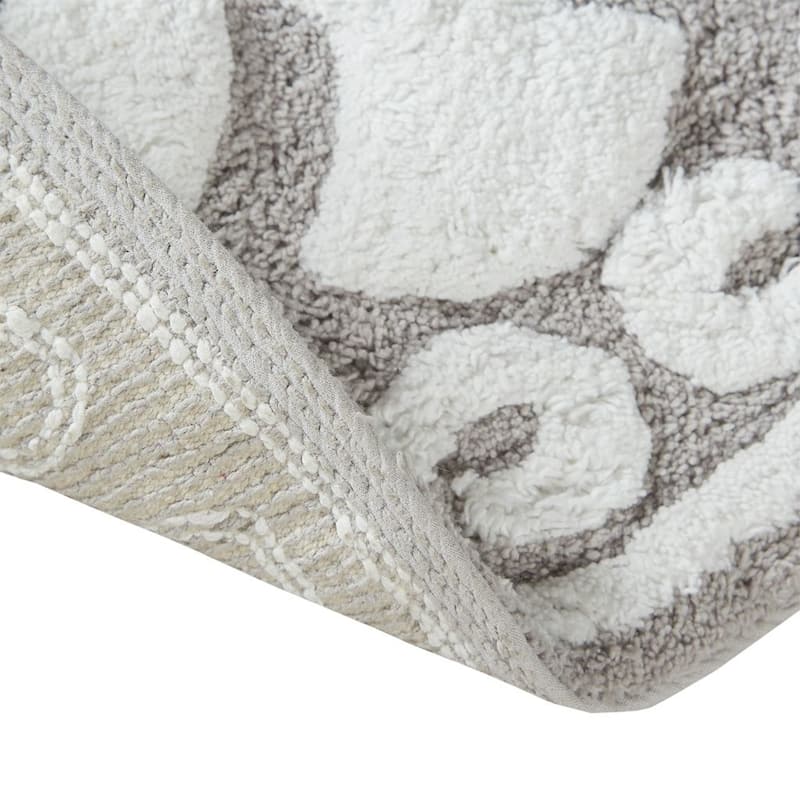 HomeRoots 25" Taupe And White Cotton Round Medallion Bath Rug