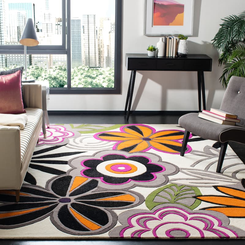 SAFAVIEH Handmade Soho Arianna Floral N.Z. Wool Rug - 7'6" x 9'6" - Ivory/Multi