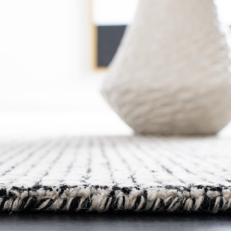 SAFAVIEH Handmade Abstract Marikka Modern Viscose Rug