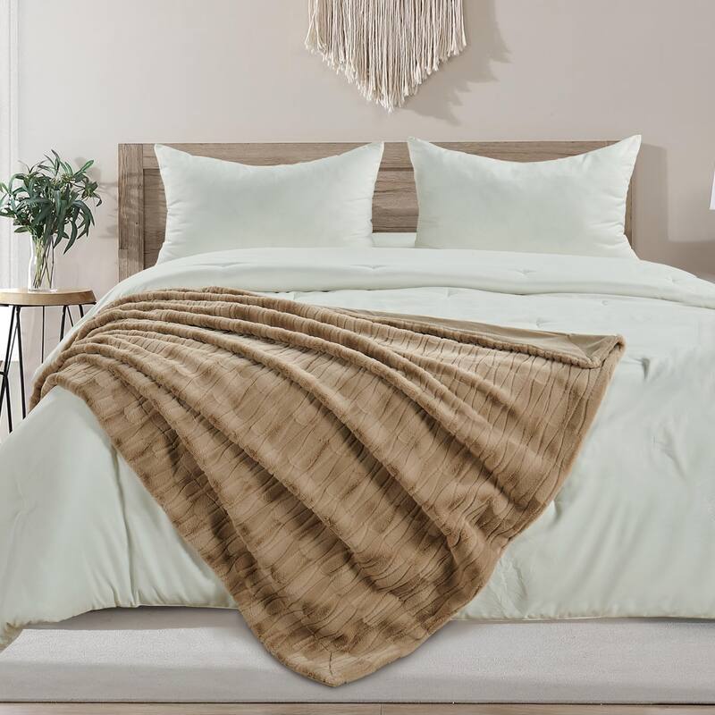 Home Soft Things Leaf Pattern FauxFur Throw Cozy Textured Blanket