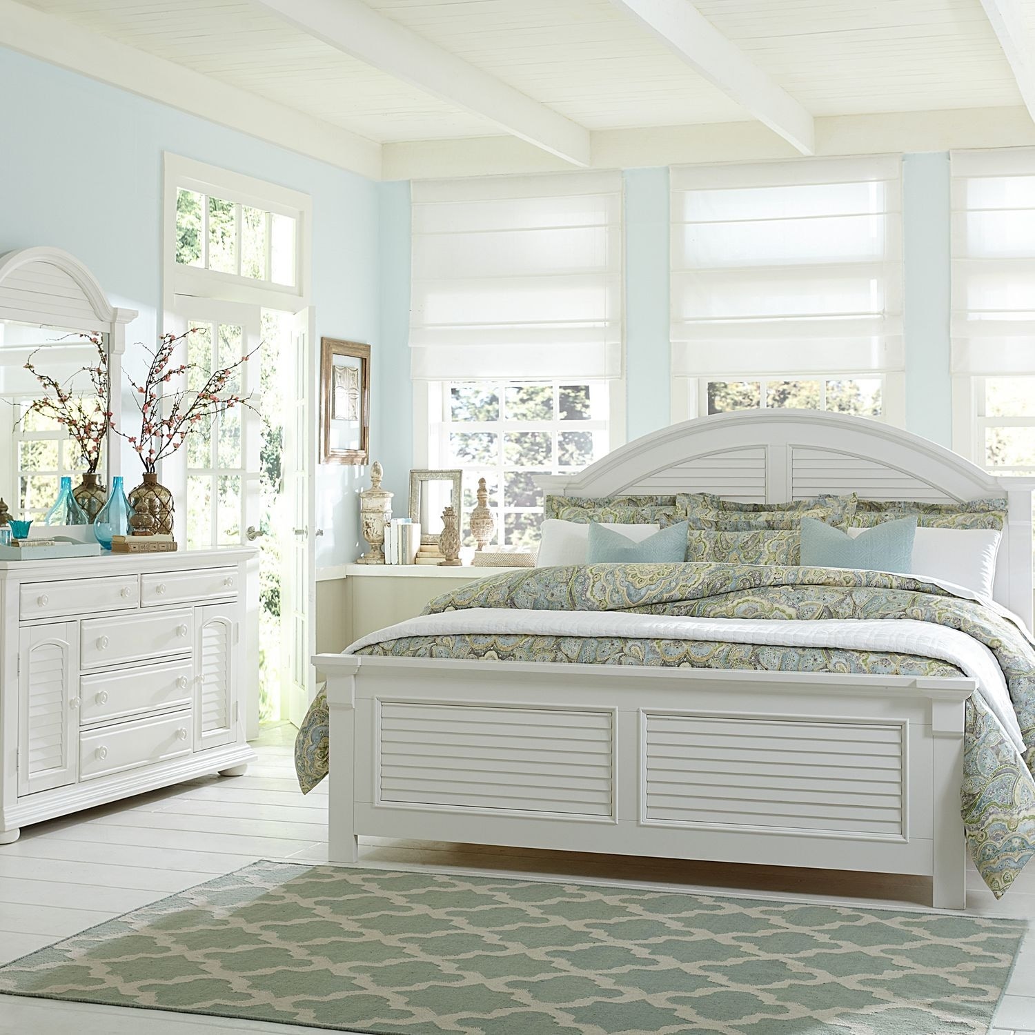 Liberty Furniture Summer House I Panel Bed, Dresser & Mirror, Chest, Nightstand - King, Queen