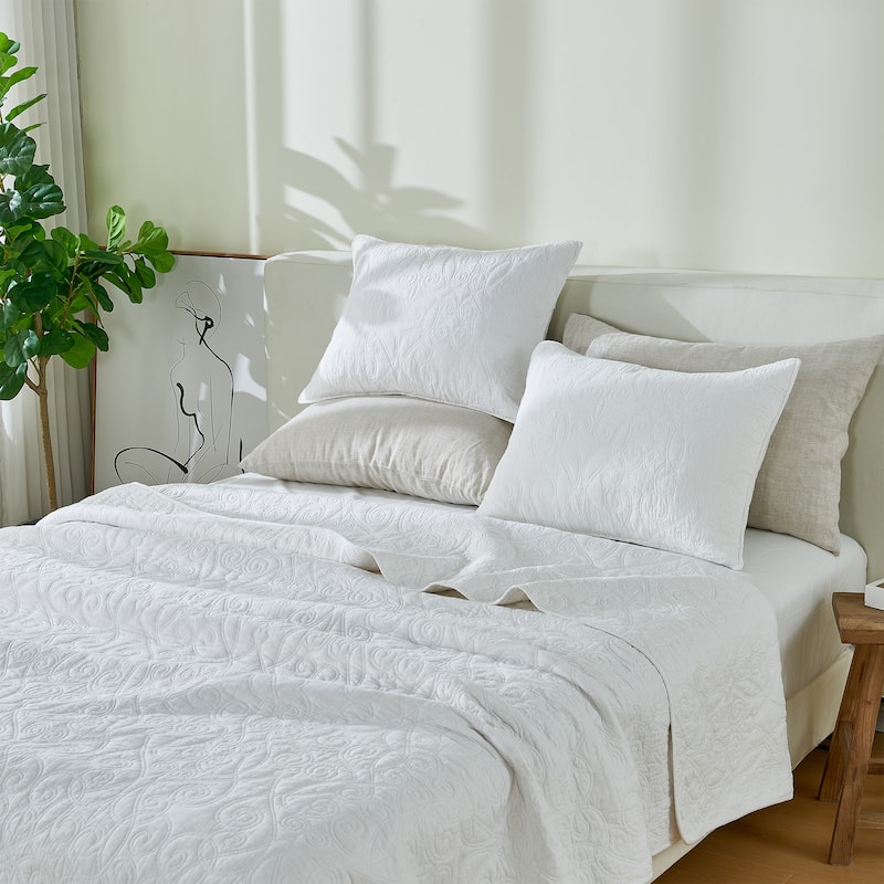 Patina Vie Maison 100% Cotton Stitched 3 Piece Quilt and Sham Set