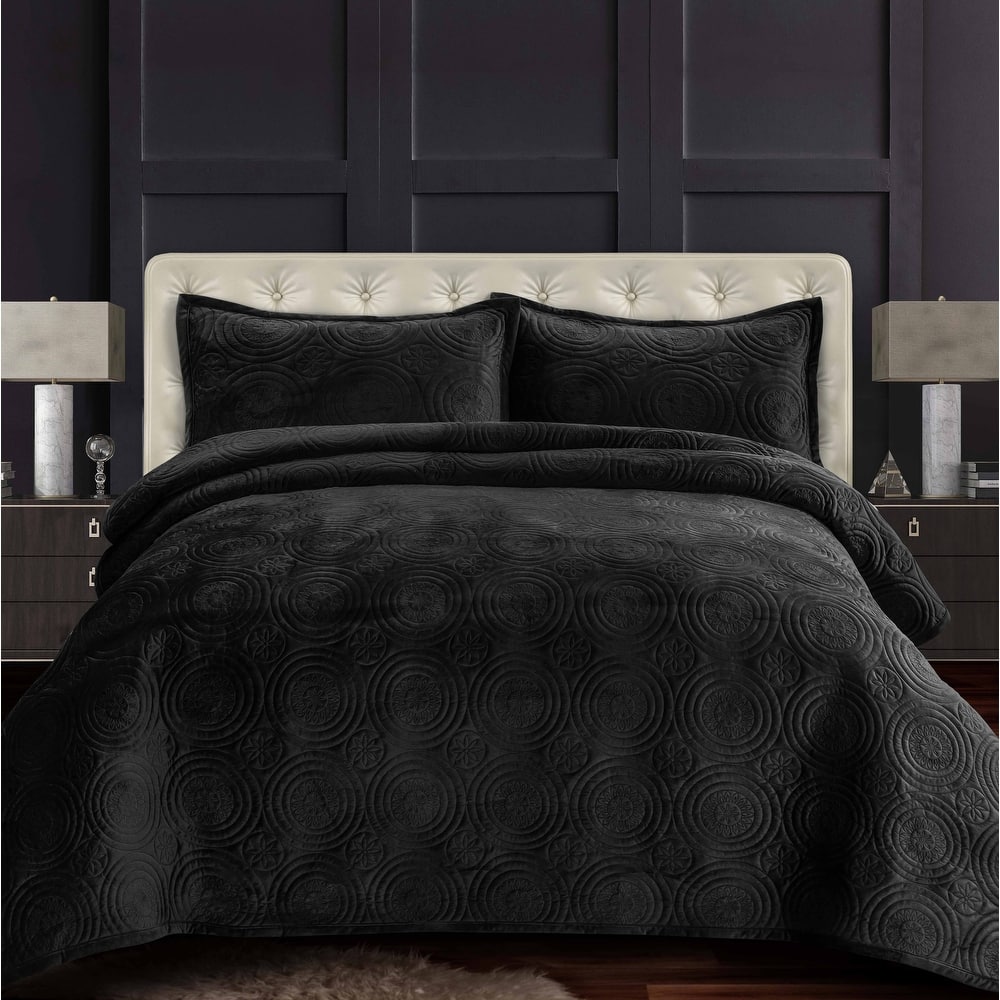 Capri Medallion Velvet Oversized Solid Quilt Set