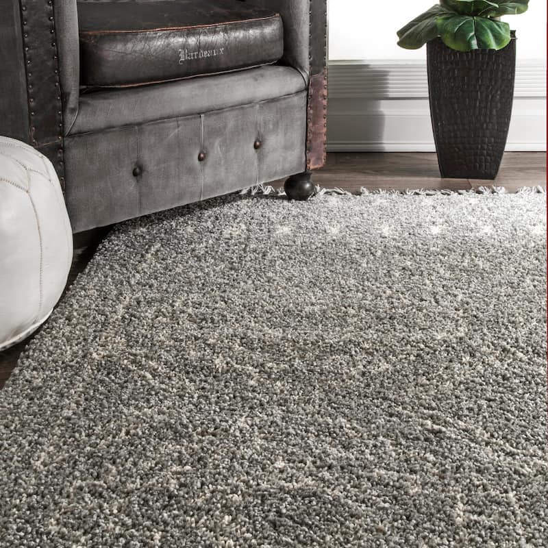 Nuloom Vasiliki Moroccan Shag Tasseled Area Rug
