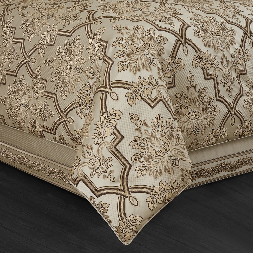 J. Queen New York Gold Coast Comforter Set