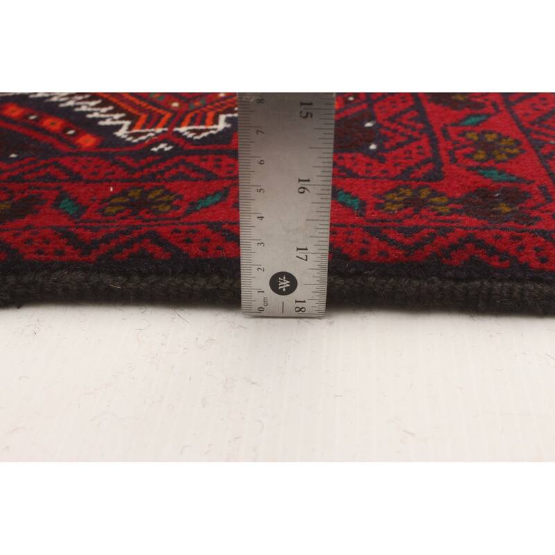 Hand-knotted Rizbaft Red Wool Rug - 3'5" x 6'1"/3'5 x 6'1