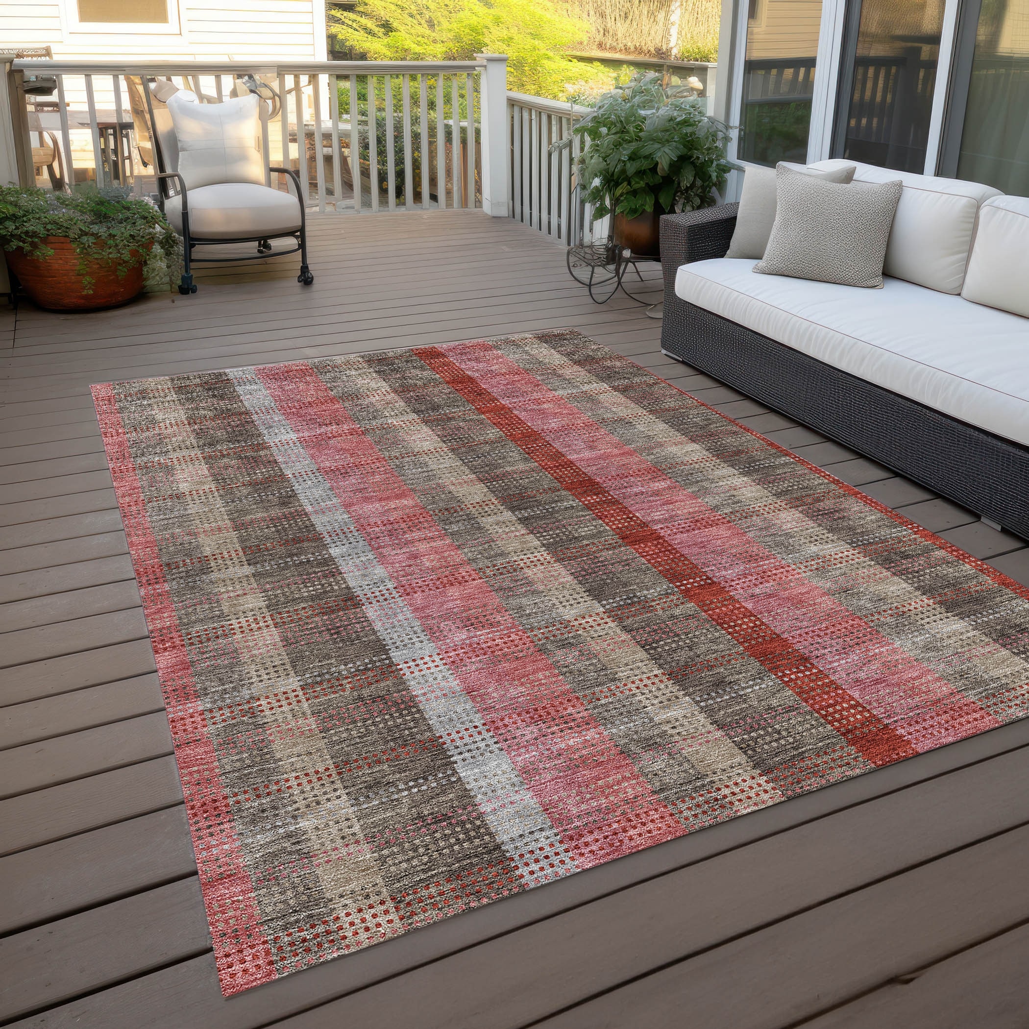Machine Washable Indoor/ Outdoor Modern Plaid Chantille Rug