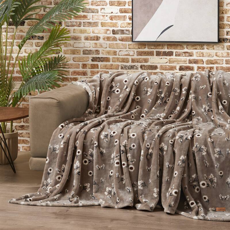 Lucky Brand Daisy Plush Throw Blanket - 66"x90" Twin - Beige