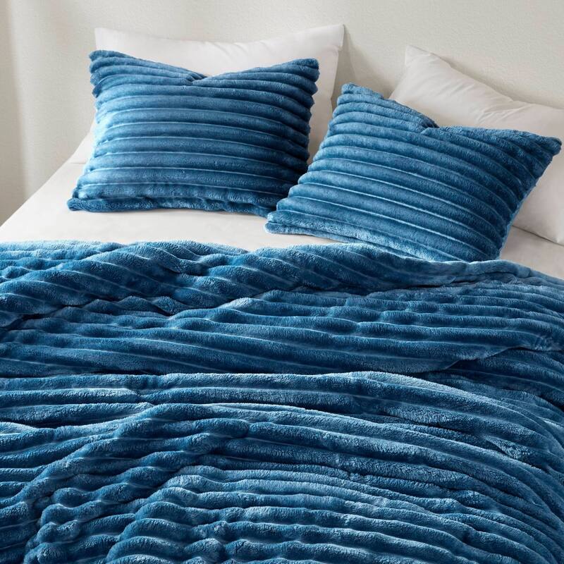 Chelsea Square Avril Fluffy Ribbed Plush Comforter Set