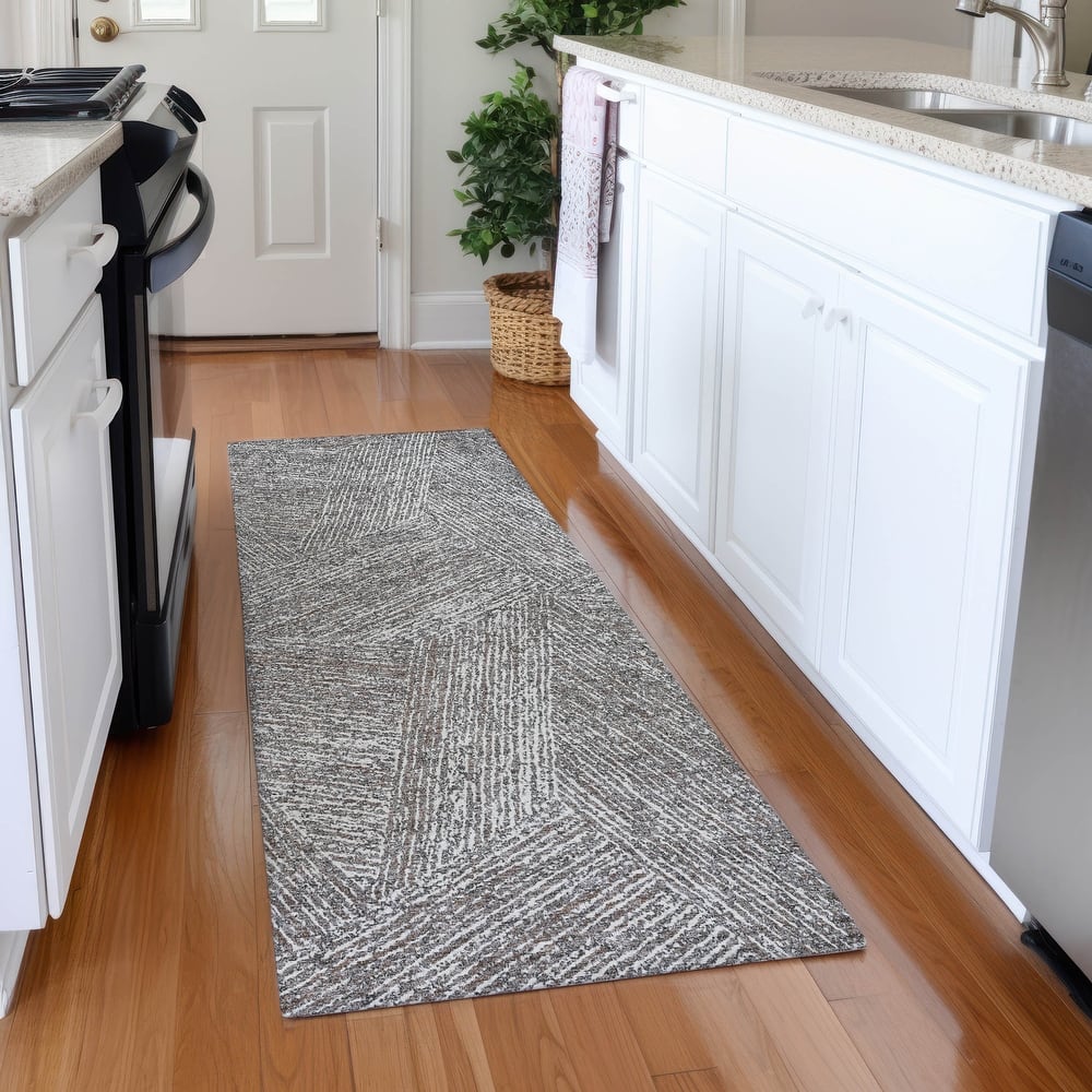 Machine Washable Indoor/ Outdoor Solid Geo Chantille Rug
