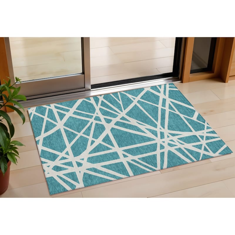 HomeRoots Geometric Transitional Rectangle Outdoor Rug - 3' x 5'