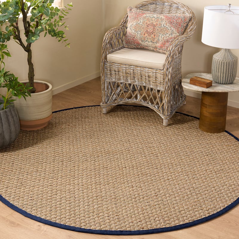 SAFAVIEH Natural Fiber Zymryd Basketweave Seagrass Rug - 8' Round - Natural/Navy Blue