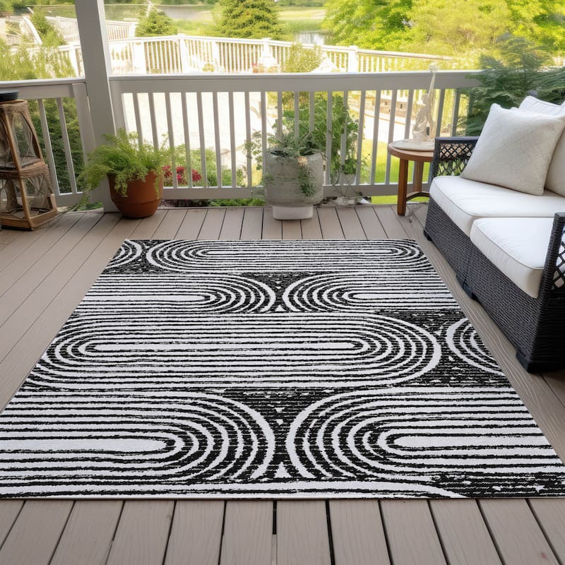Machine Washable Indoor/ Outdoor Modern Vibes Chantille Rug