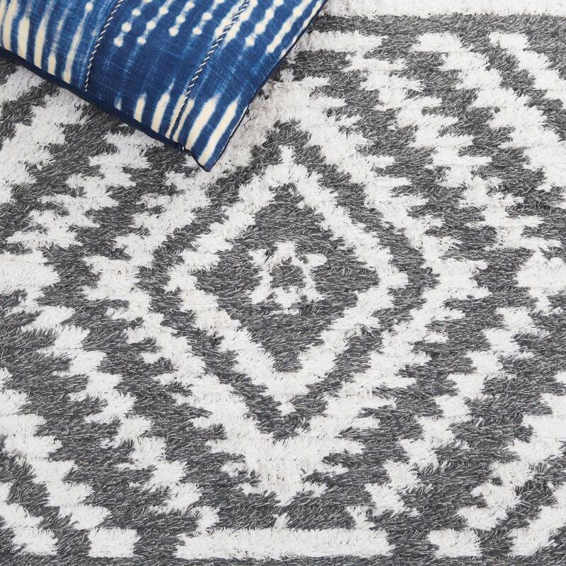 SAFAVIEH Augustine Sumiko Rustic Moroccan Fringe Rug