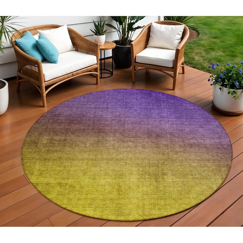 HomeRoots Ombre Transitional Rectangle Outdoor Rug - 8' Round