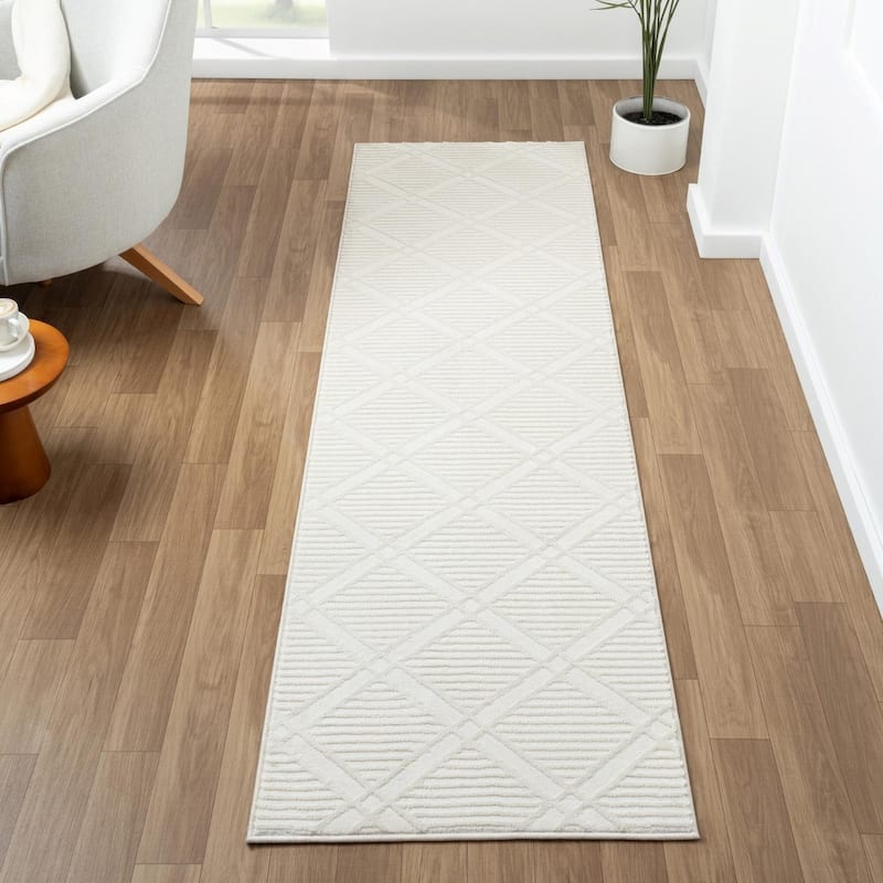 Luxe Weavers Geometric Diamond Shaped Area Rug, Medium Pile Indoor Carpet - 2x7 - Cream