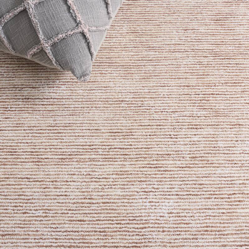 SAFAVIEH Handmade Soho Gorana Wool & Viscose Rug