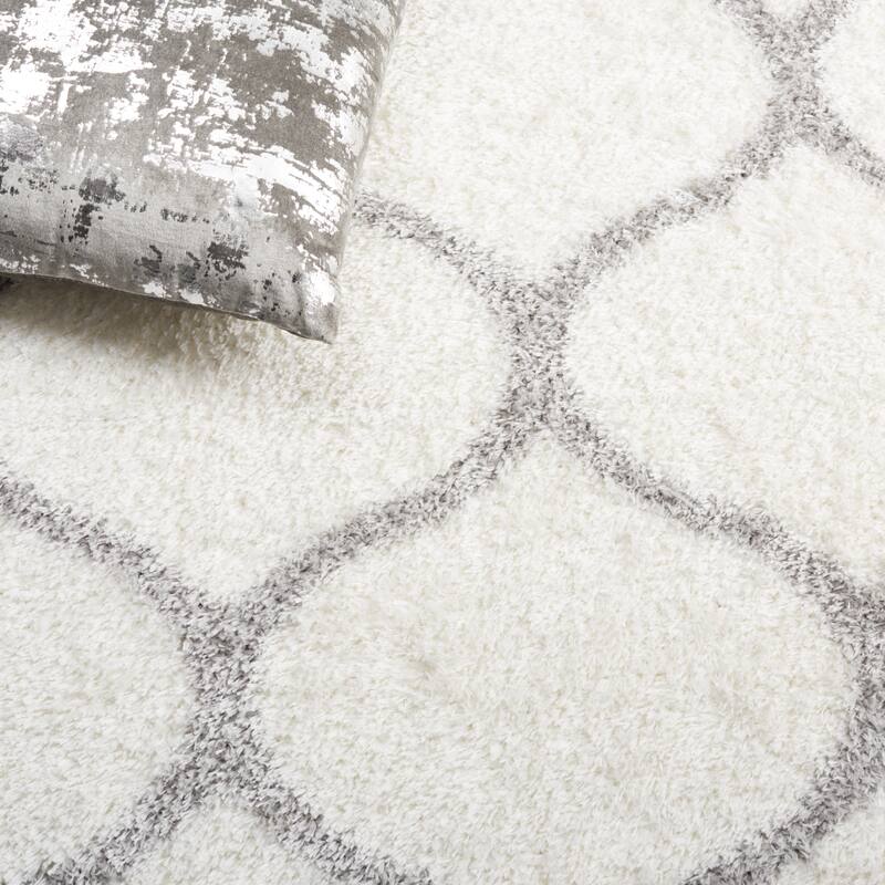 SAFAVIEH, Tahoe Shag Lisl Trellis 1.2-inch Thick Rug - 2' x 9' Runner