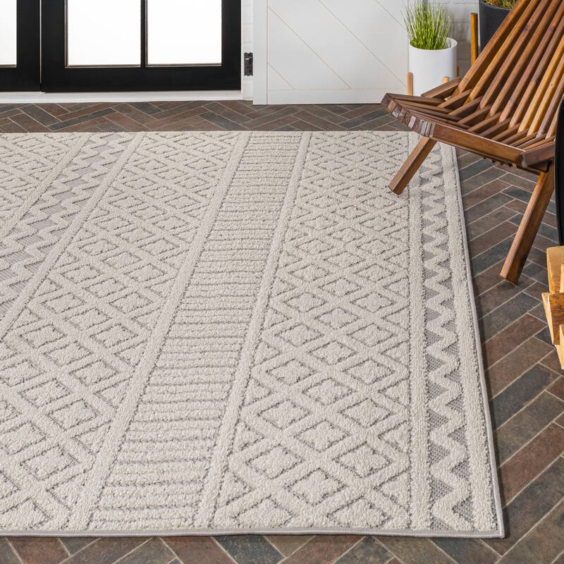 JONATHAN Y Duenas High-Low Two-Tone Monstera Leaf Area Rug