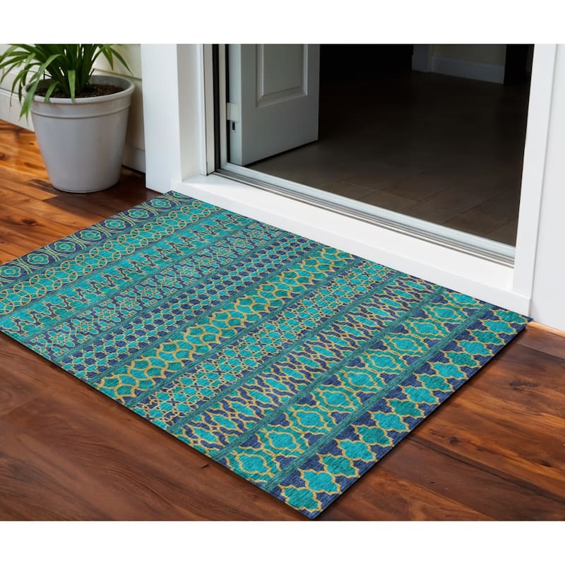HomeRoots Quatrefoil Transitional Rectangle Outdoor Rug - 3' x 5'