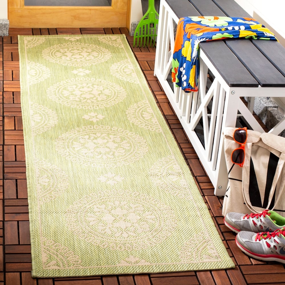 SAFAVIEH Courtyard Lyndy Rug