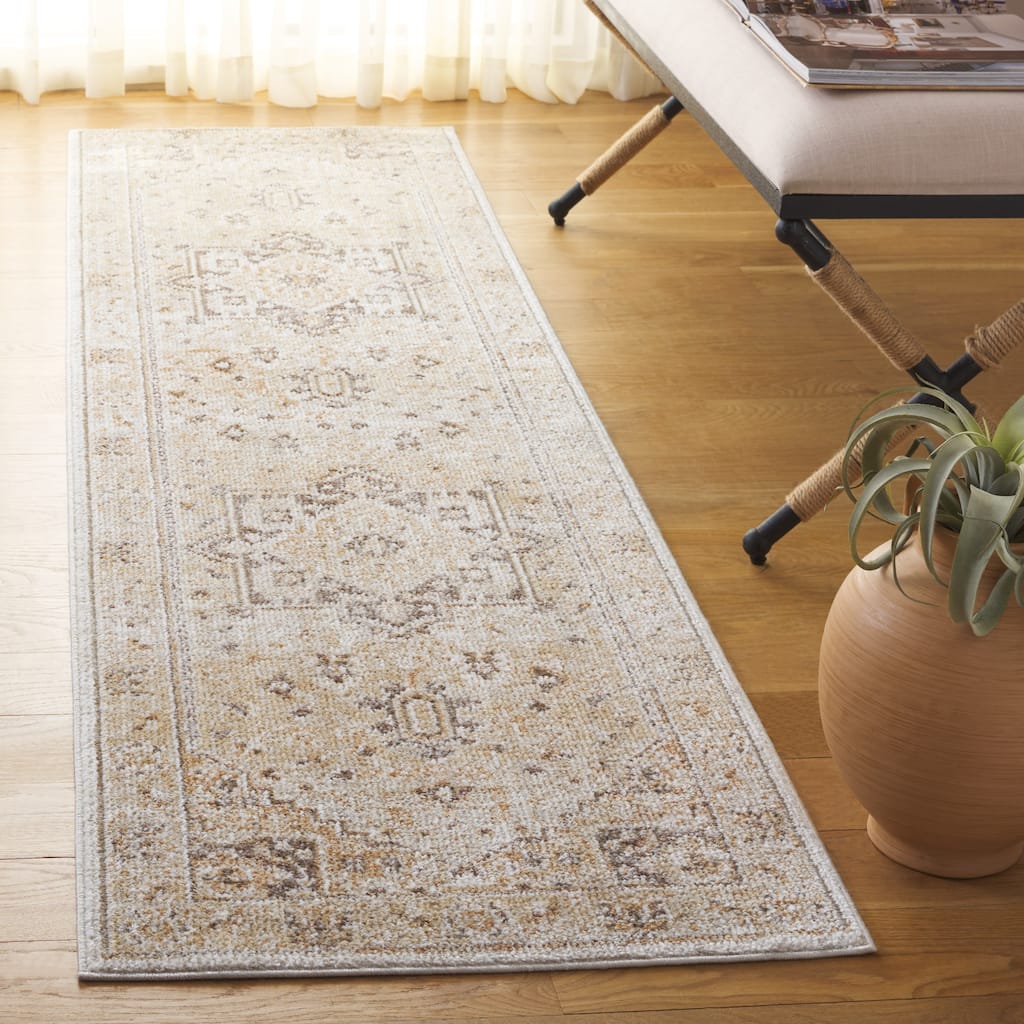 SAFAVIEH Hazel Liridona Traditional Oriental Rug