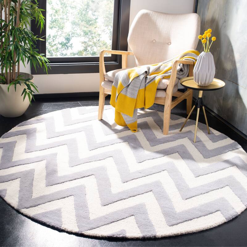 SAFAVIEH Handmade Cambridge Hicran Modern Moroccan Wool Rug - 6' Round - Silver/Ivory