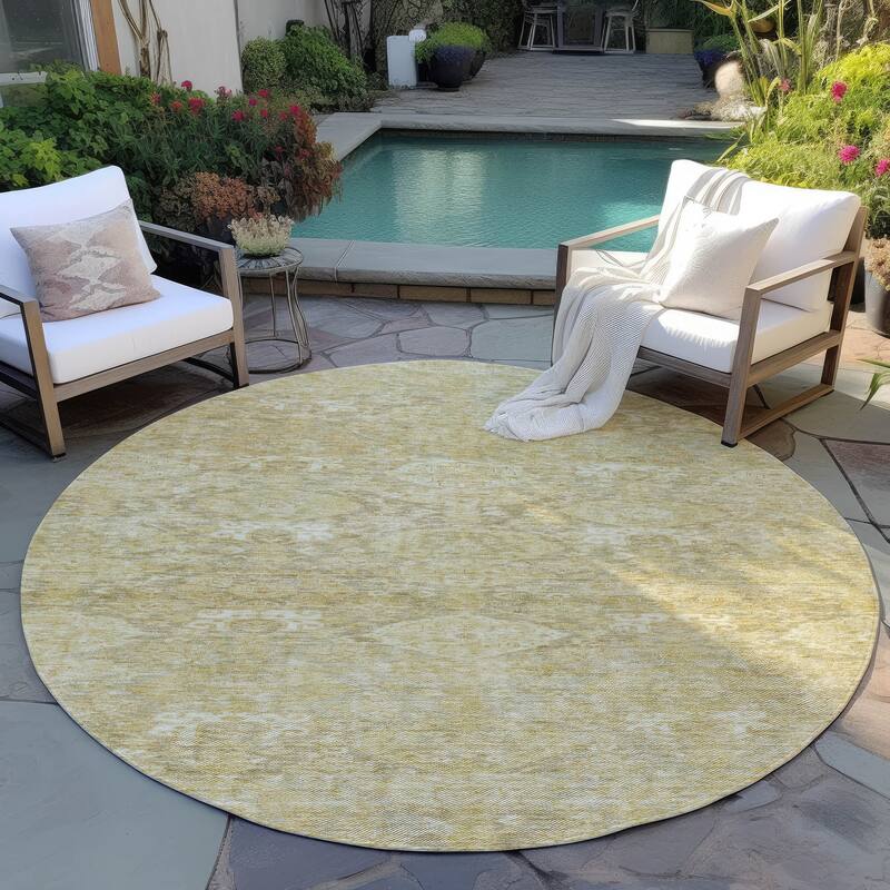 Machine Washable Indoor/ Outdoor Traditional Damask Chantille Rug