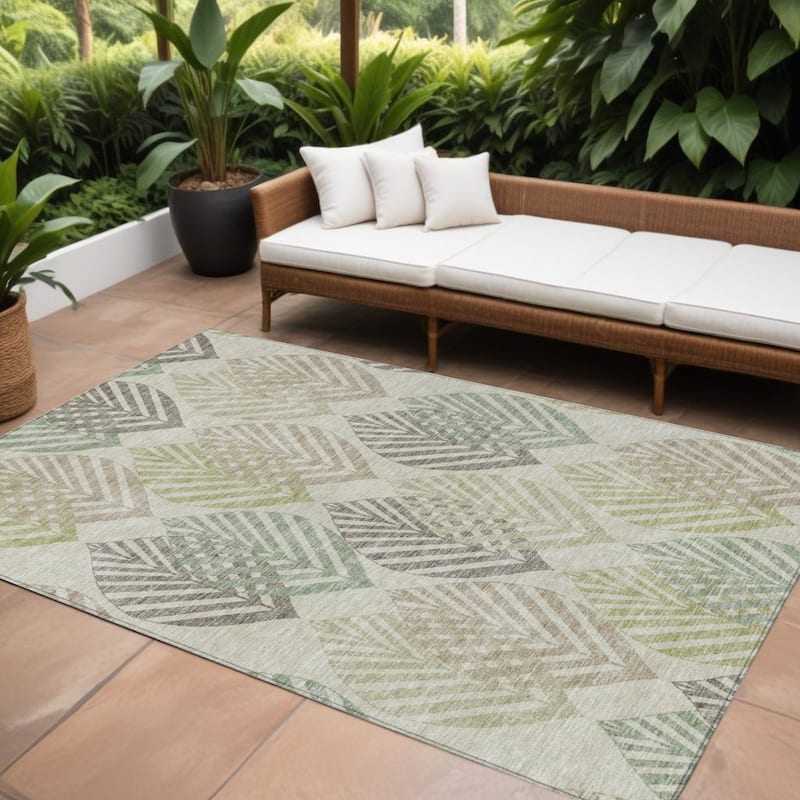 HomeRoots Floral Transitional Rectangle Outdoor Rug - 9' X 12'