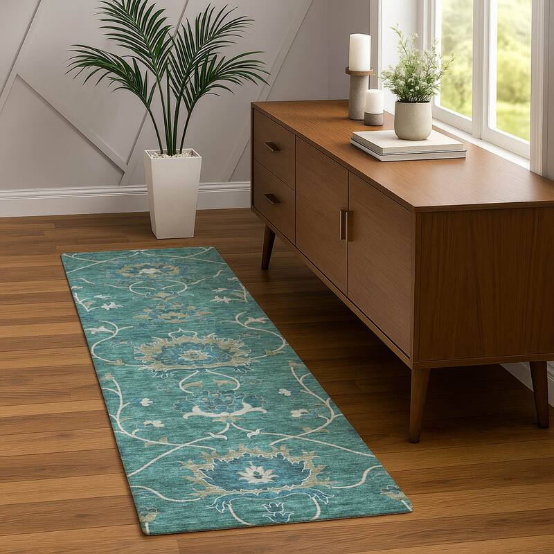 Machine Washable Indoor/ Outdoor Traditional Luna Chantille Rug